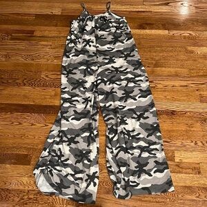 Blumin Woman’s Camo Tank Top Jumpsuit